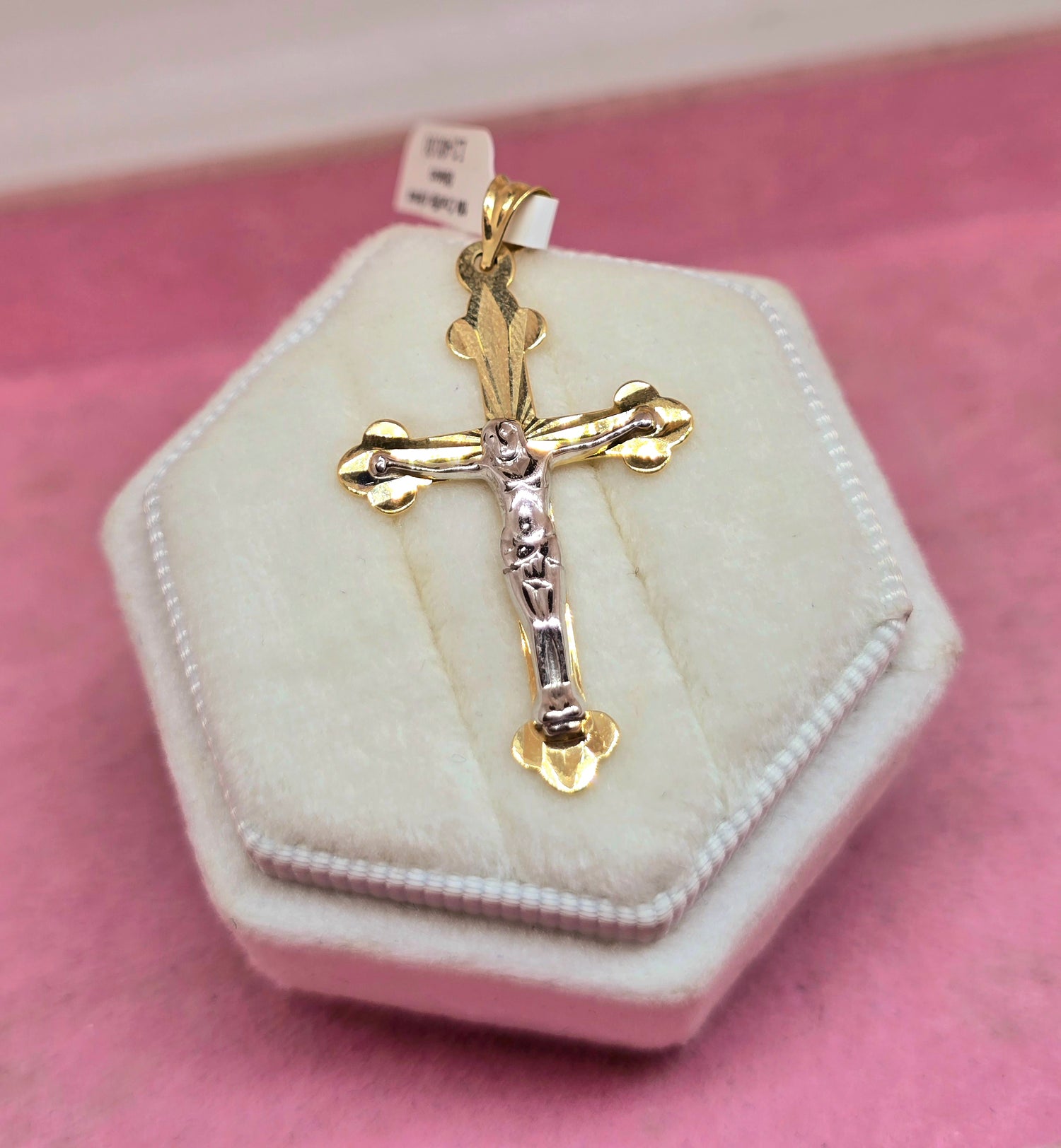 10k Dije de Cruz 2 tonos figura en oro blanco