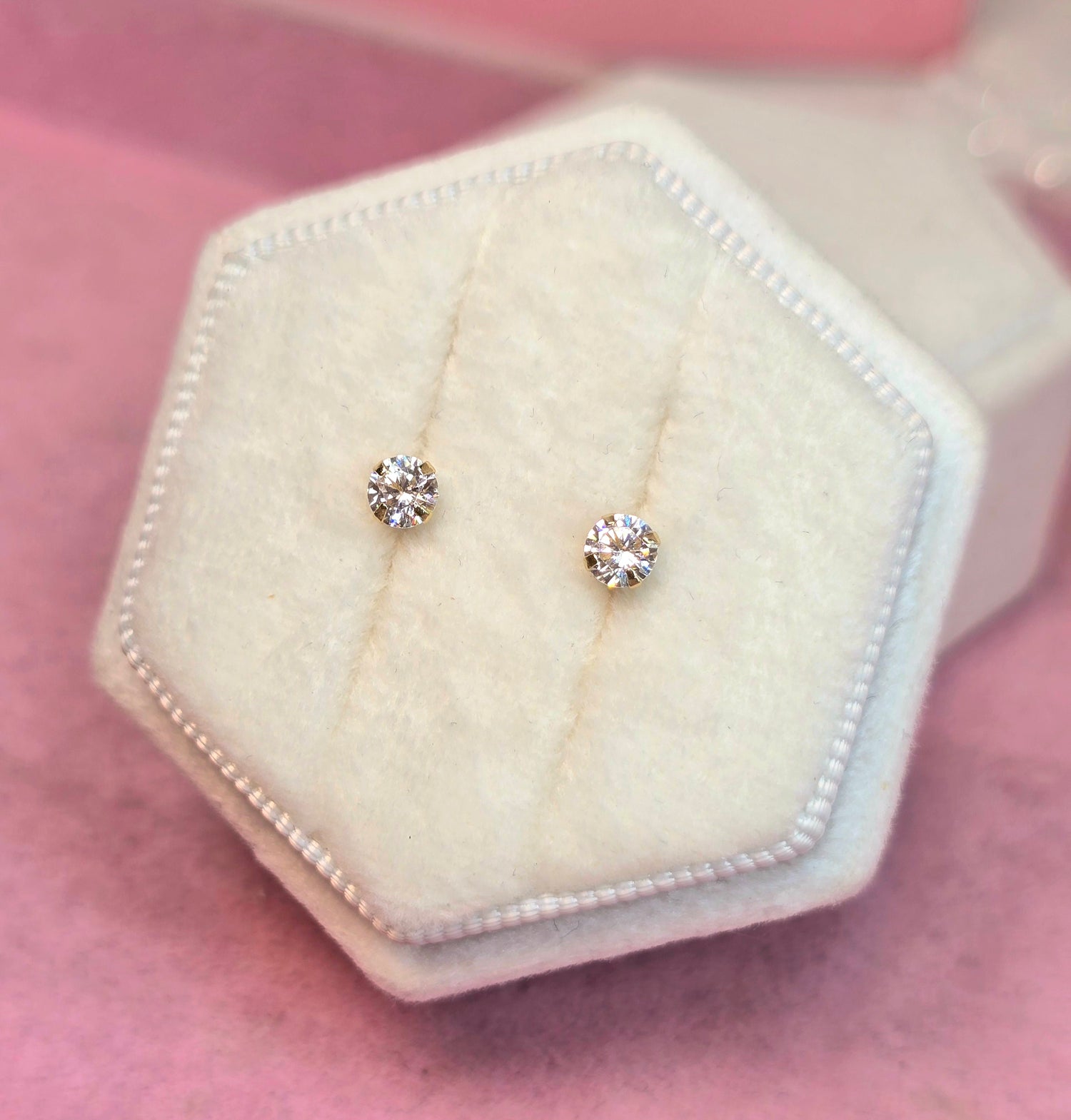 14k Arito Clasico 5mm circón transparente