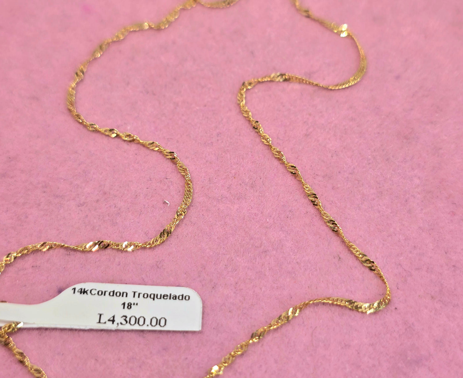 10K Dije Stud circones