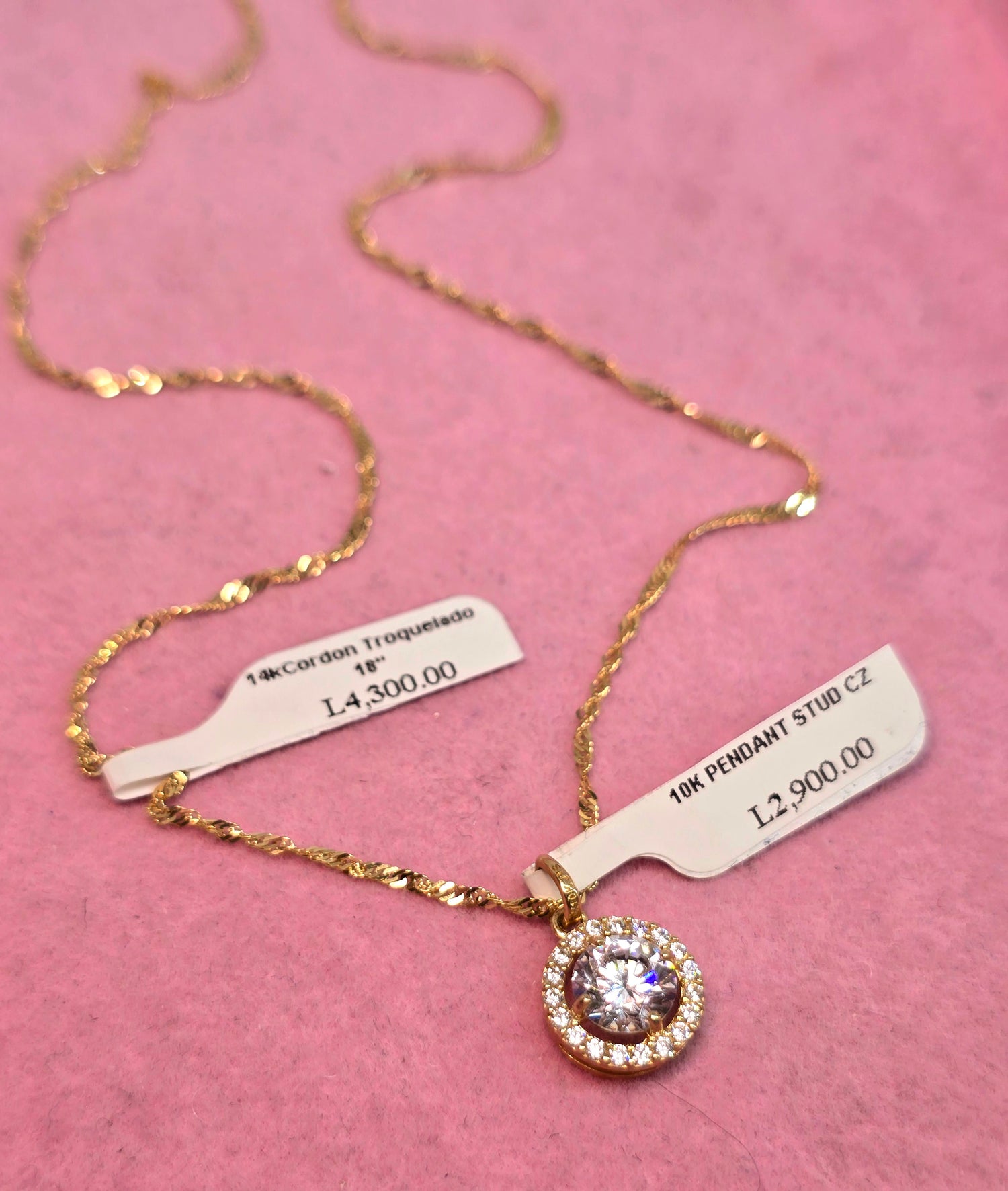 10K Dije Stud circones