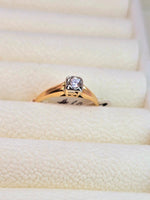 14K Anillo de Circón con base cuadrada