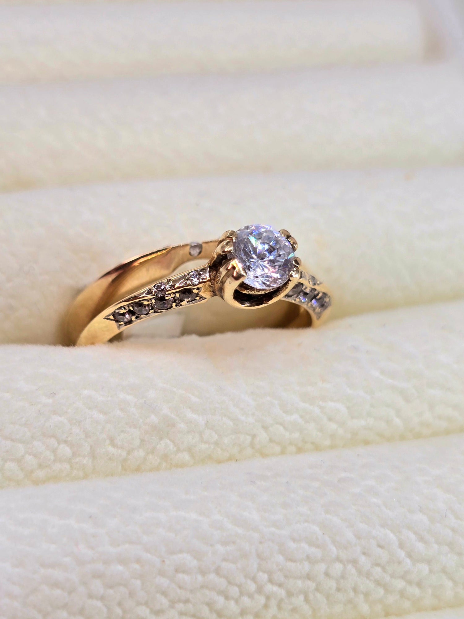 14K Par de anillos de oro con diamantes