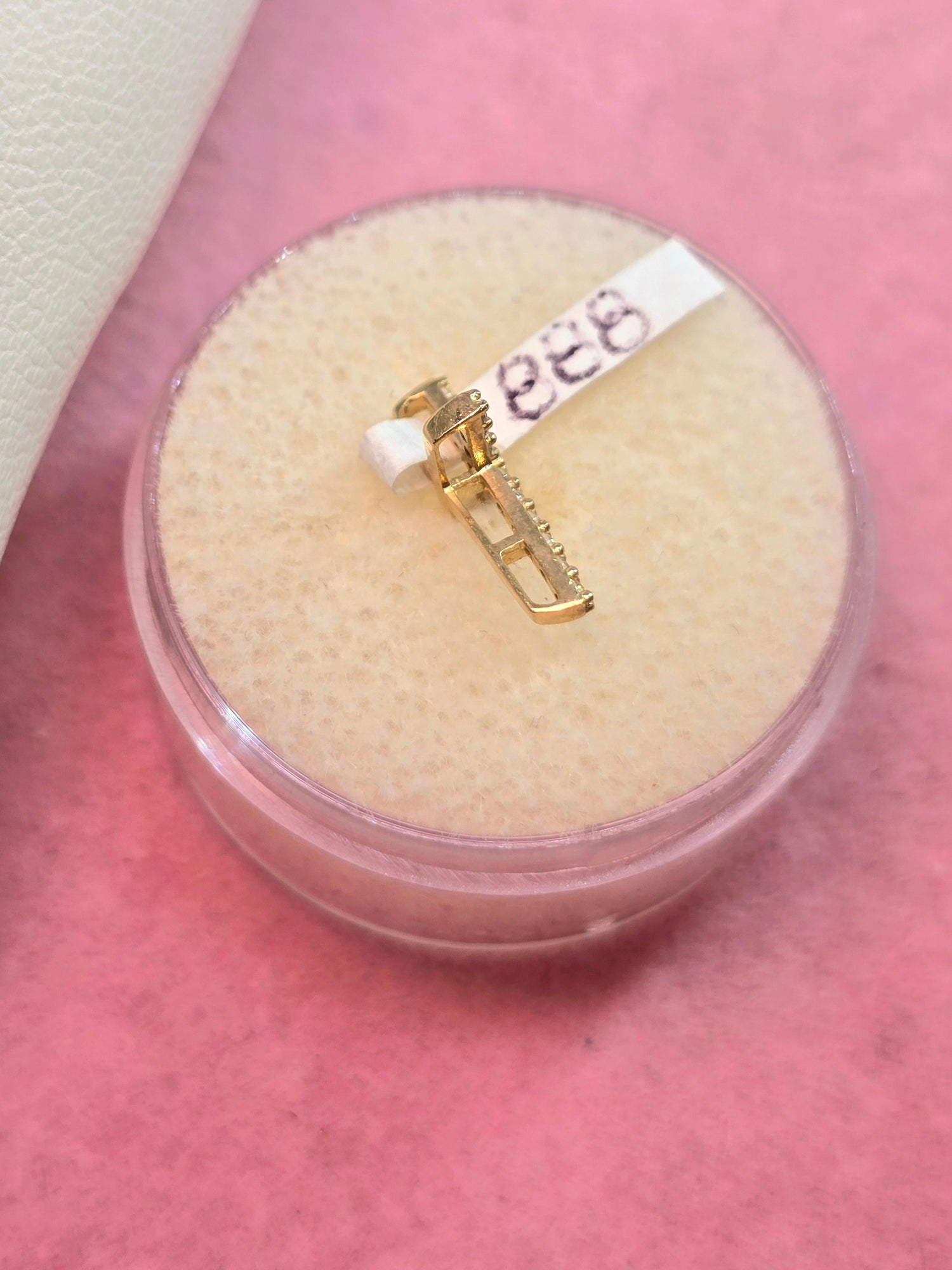 10K Dije en Cruz con circones