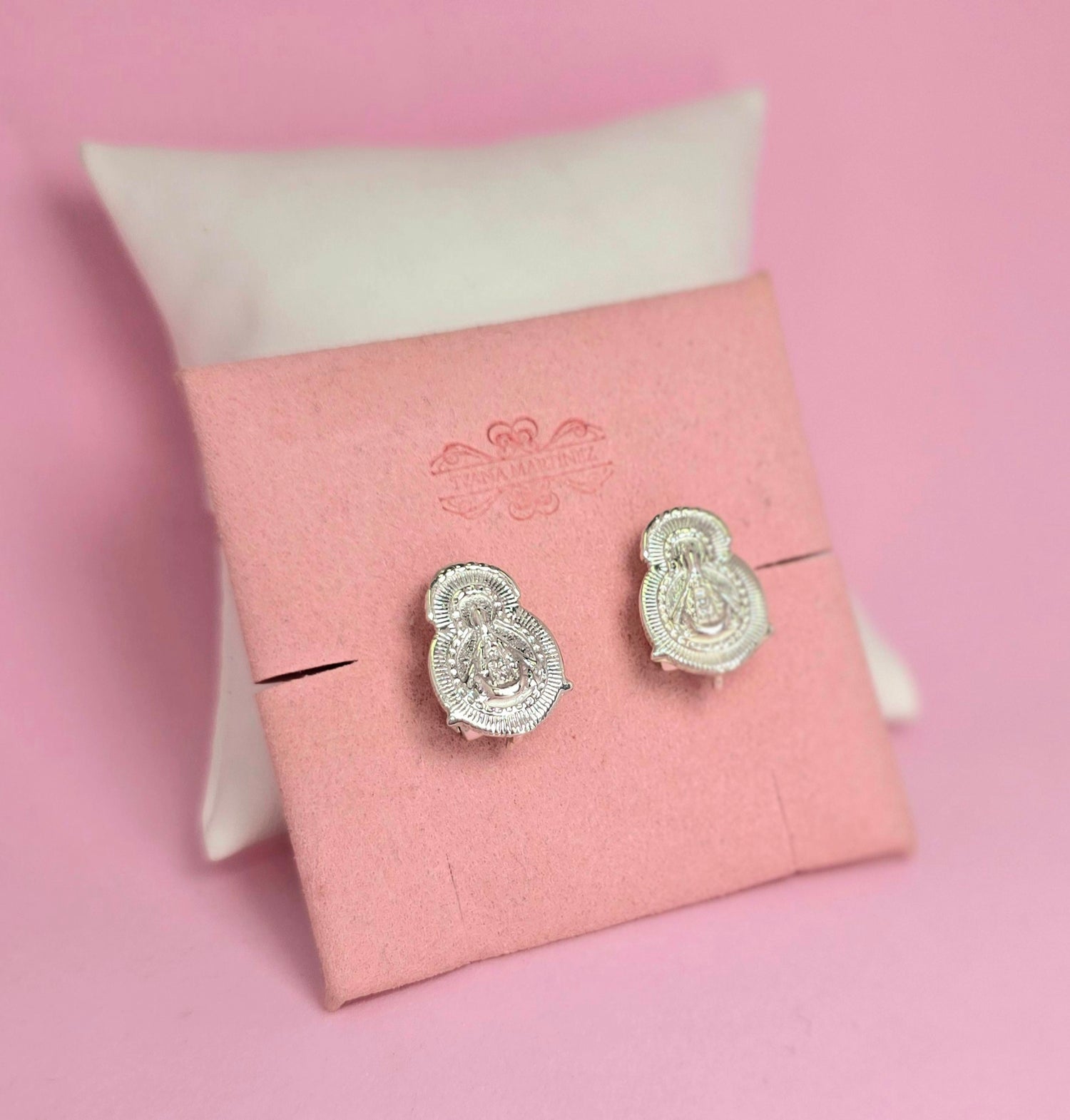 Aretes Virgencita silueta Plata