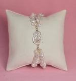 Pulsera Virgencita medalla silueta con doble perla Keshi