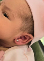 14k Arito Clasico circón 4mm transparente