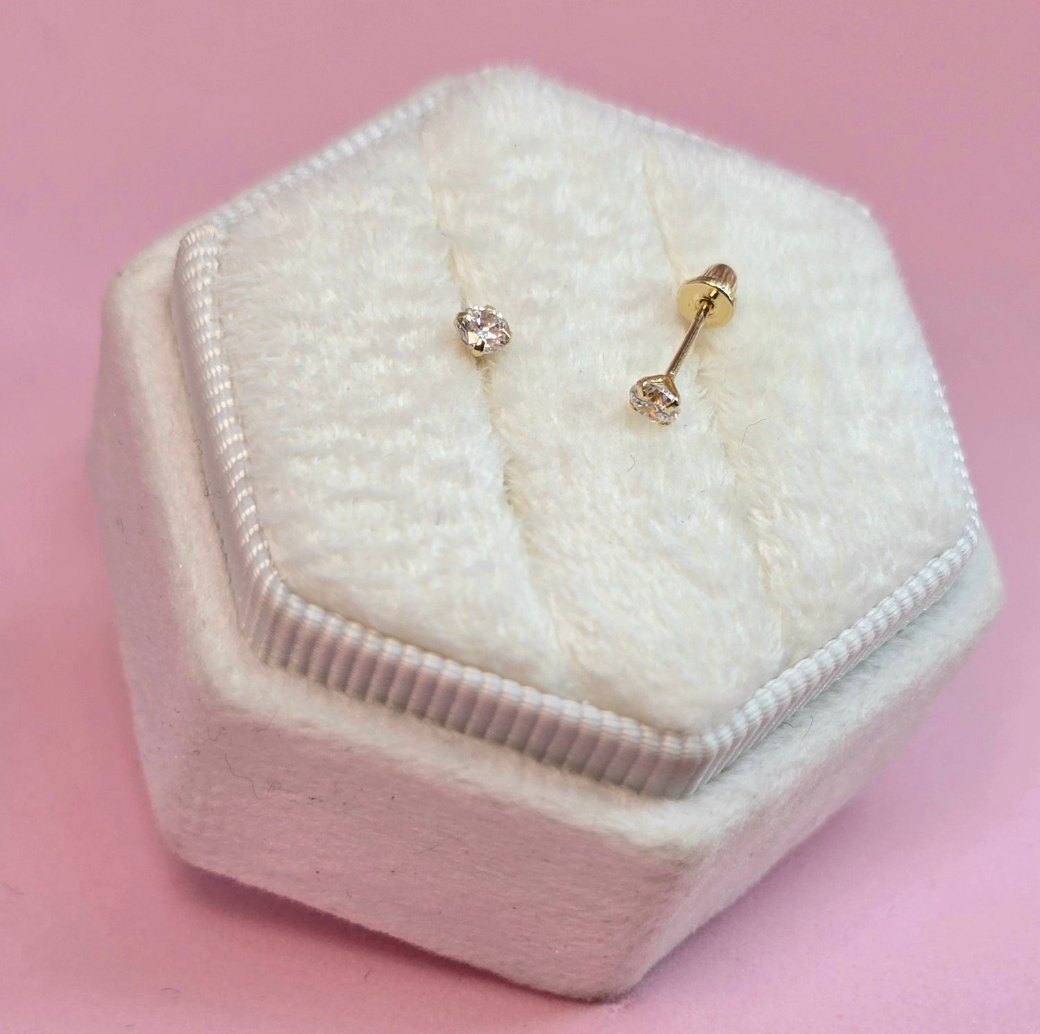 14k Arito Clasico circón 3mm transparente