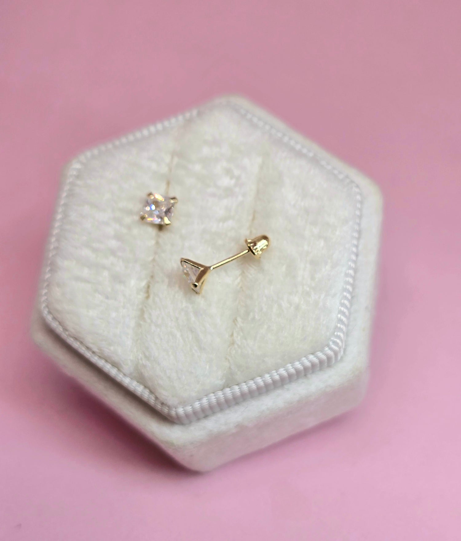 14k Circon Cuadrado 4mm transparente