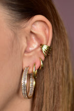 Brass earcuff 5 lineas