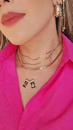 Brass escapulario ajustable