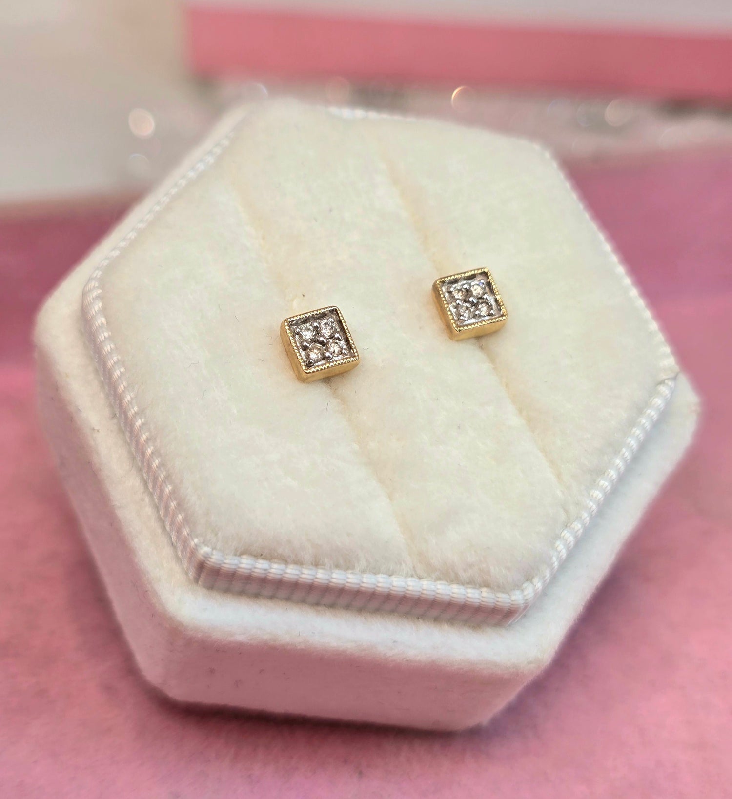 10K Aretes cuadrados con Diamantes