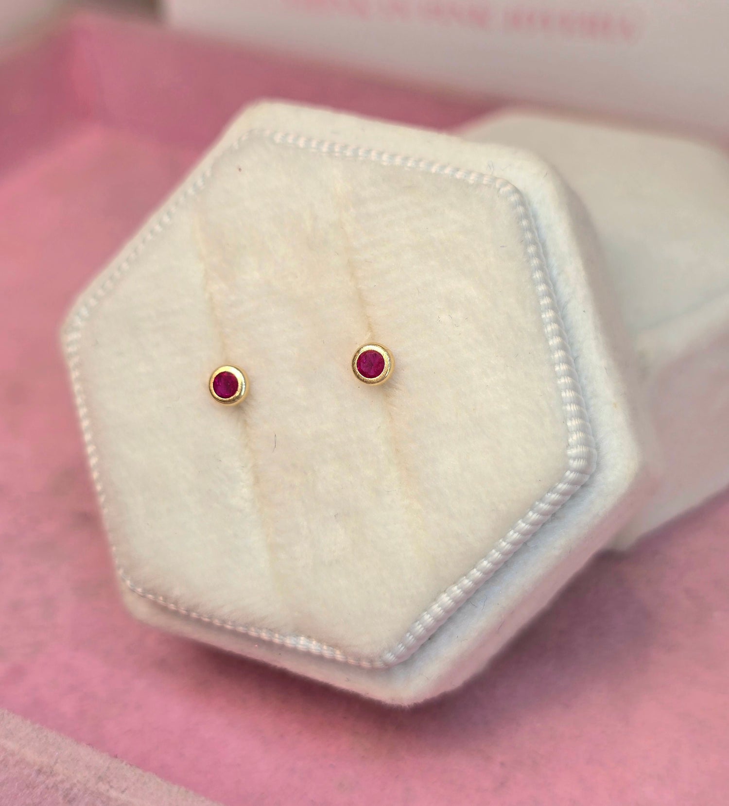 14k Arito Circón Fusci con bizel