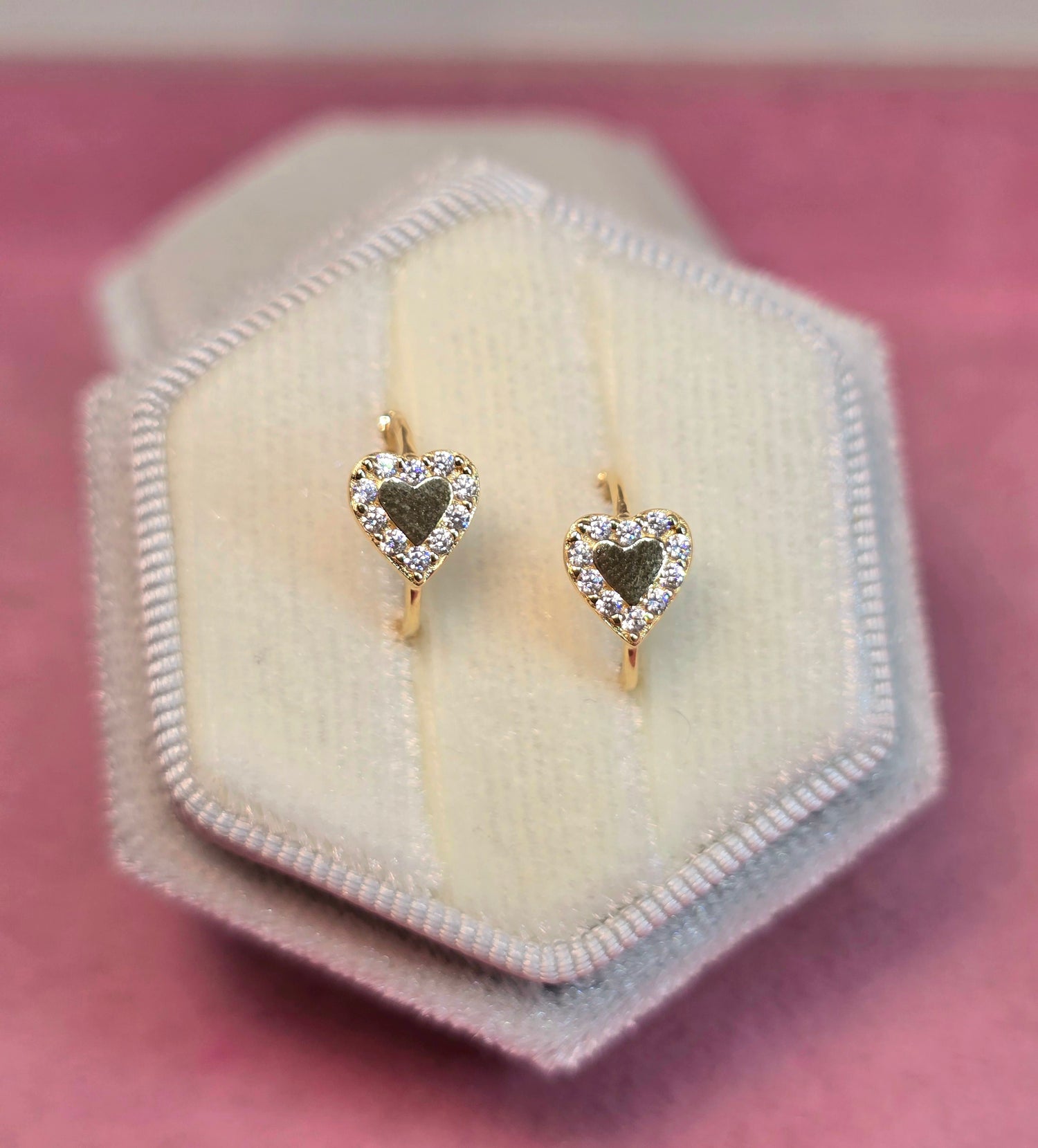 14K Argollas con Corazon y circones