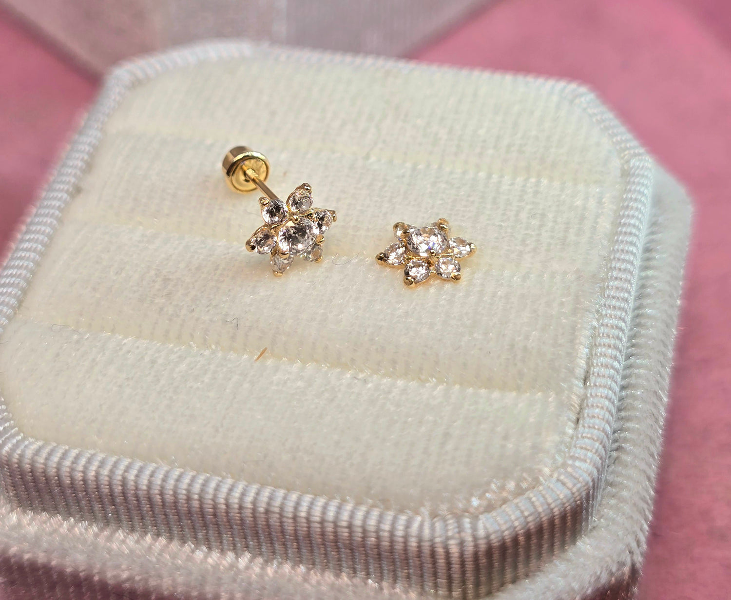 68 arito flor grande mediana