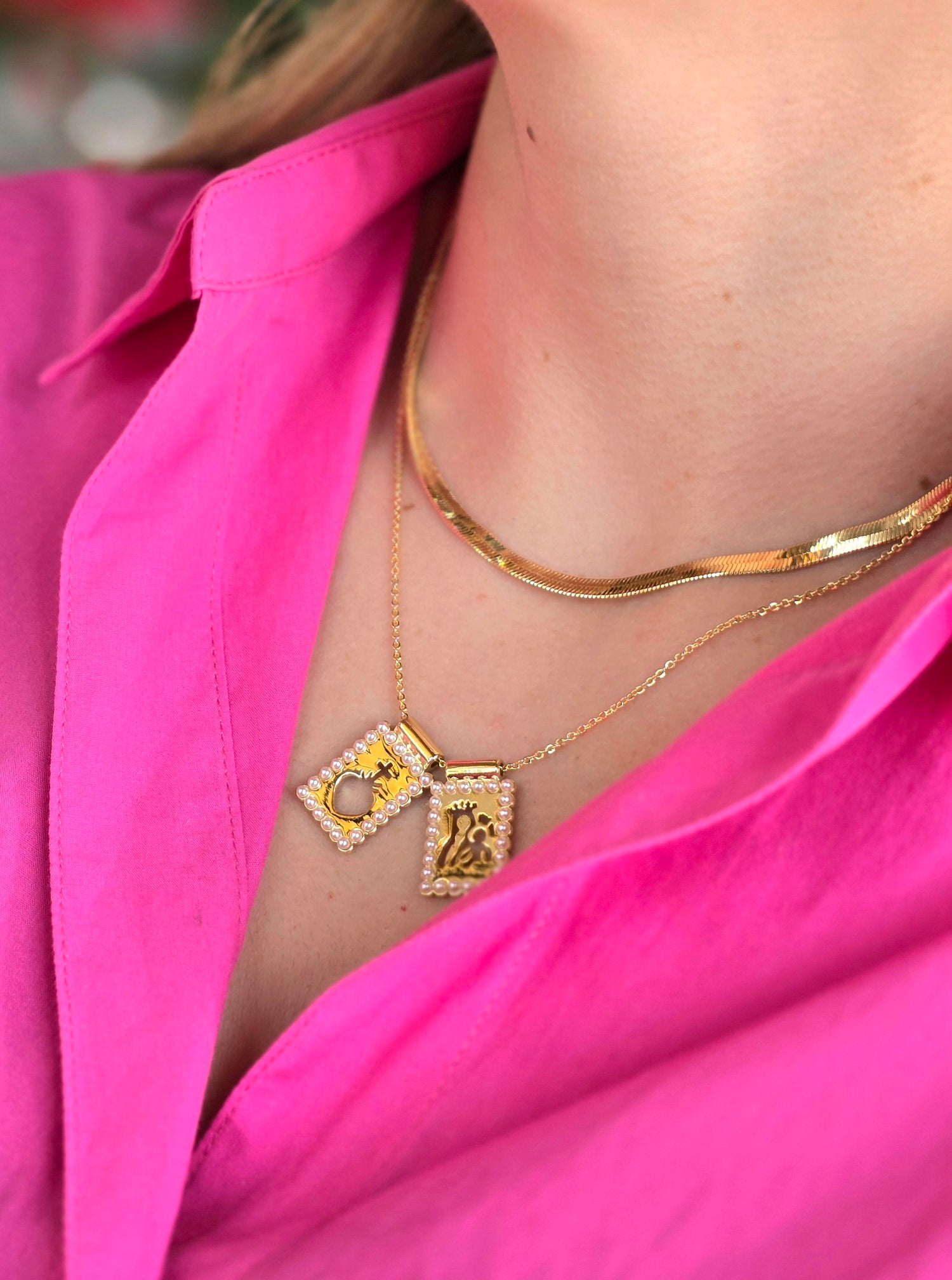 Brass escapulario ajustable