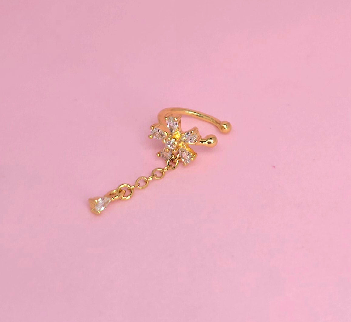 Brass earcuff Patricia Flor con guindante