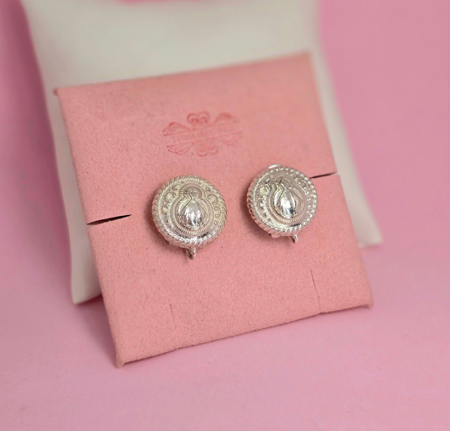 Aretes Virgencita redondos plata