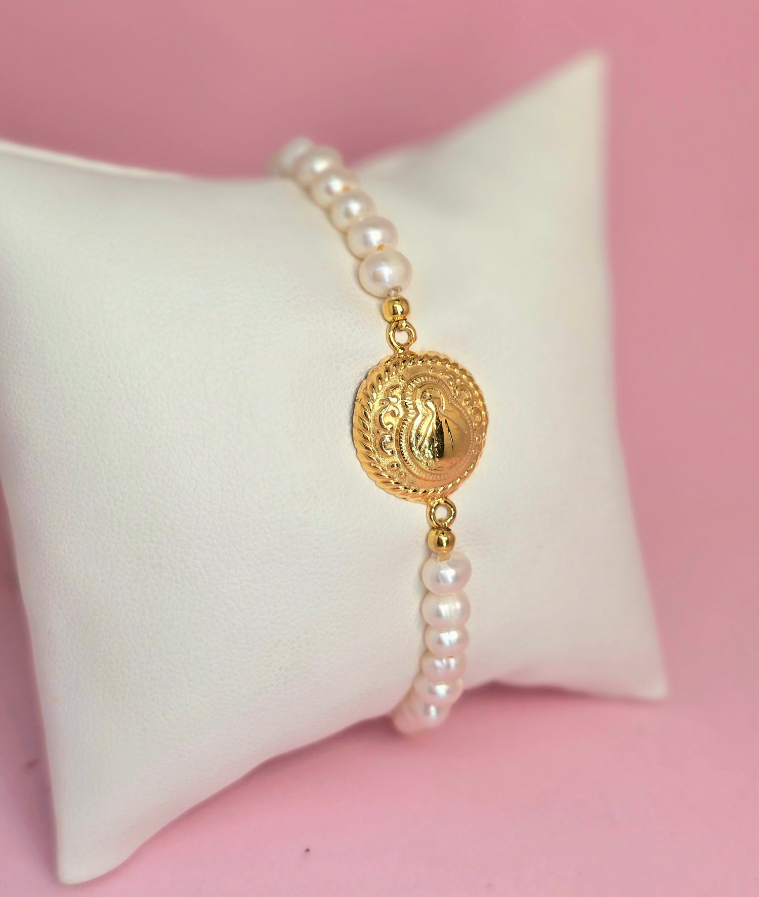 Pulsera Virgencita medalla con perla clasica 6.5-7mm GOLD