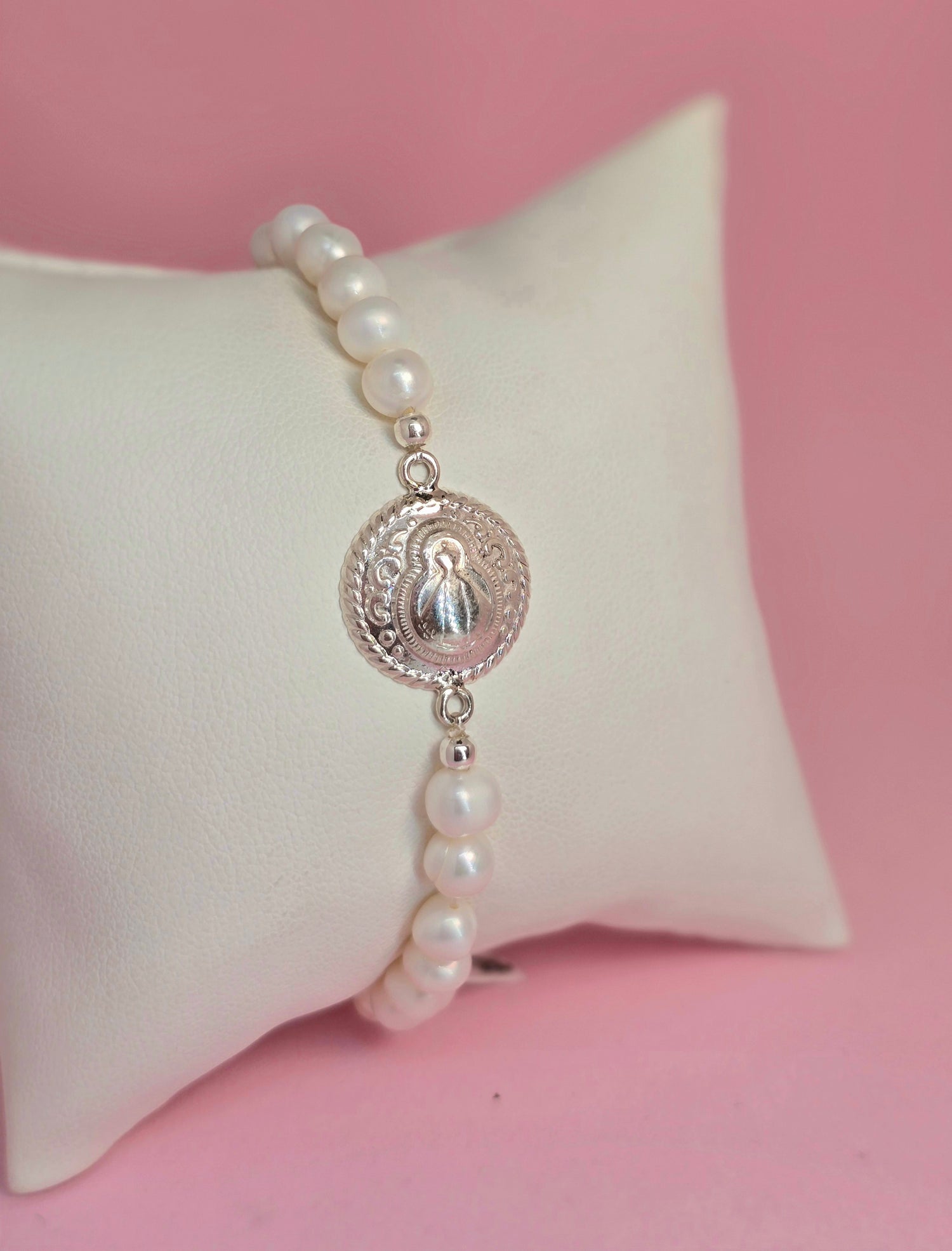 Pulsera Virgencita medalla con perla clasica 6.5-7mm